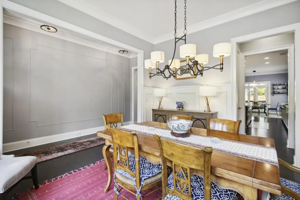 6455 Meridian Way, Sandy Springs, Georgia 30328, 5 Bedrooms Bedrooms, ,4 BathroomsBathrooms,Residential,Sold,6455 Meridian Way,7058838