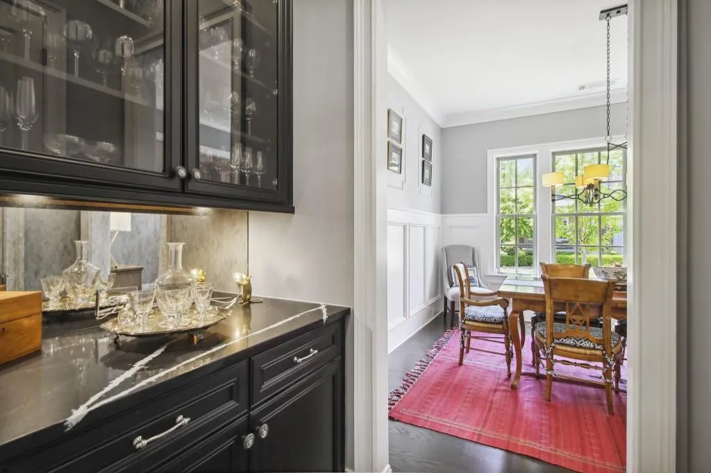 6455 Meridian Way, Sandy Springs, Georgia 30328, 5 Bedrooms Bedrooms, ,4 BathroomsBathrooms,Residential,Sold,6455 Meridian Way,7058838