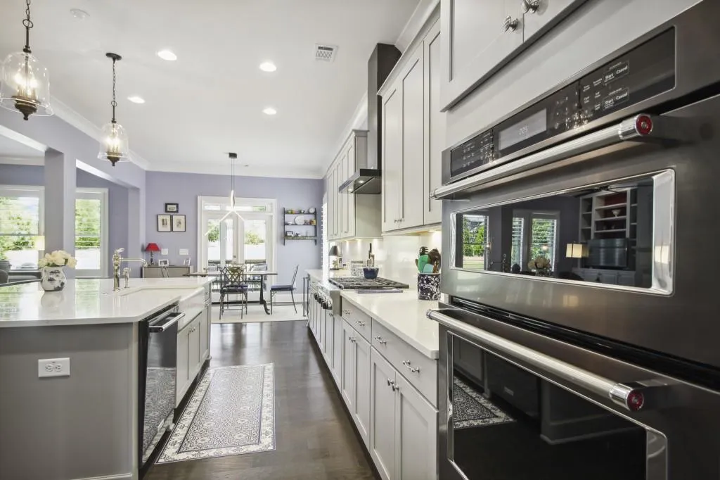 6455 Meridian Way, Sandy Springs, Georgia 30328, 5 Bedrooms Bedrooms, ,4 BathroomsBathrooms,Residential,Sold,6455 Meridian Way,7058838