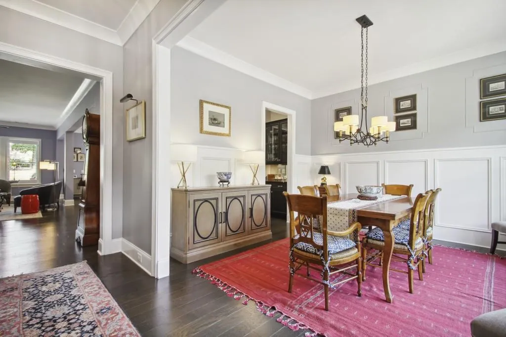 6455 Meridian Way, Sandy Springs, Georgia 30328, 5 Bedrooms Bedrooms, ,4 BathroomsBathrooms,Residential,Sold,6455 Meridian Way,7058838