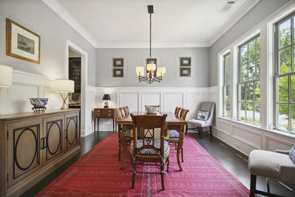 6455 Meridian Way, Sandy Springs, Georgia 30328, 5 Bedrooms Bedrooms, ,4 BathroomsBathrooms,Residential,Sold,6455 Meridian Way,7058838