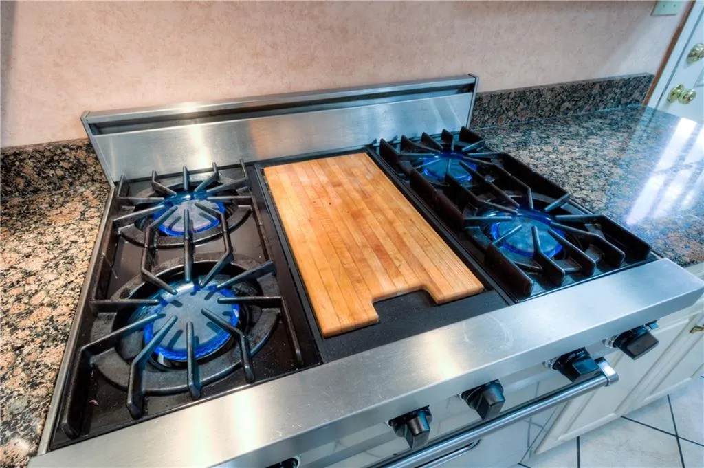 1585 Northridge Road, Atlanta, Georgia 30350, 4 Bedrooms Bedrooms, ,3 BathroomsBathrooms,Residential,Sold,1585 Northridge Road,5810158