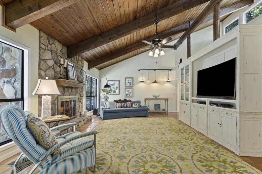 9510 Huntcliff Trace, Sandy Springs, Georgia 30350, 4 Bedrooms Bedrooms, ,4 BathroomsBathrooms,Residential,Sold,9510 Huntcliff Trace,6802003