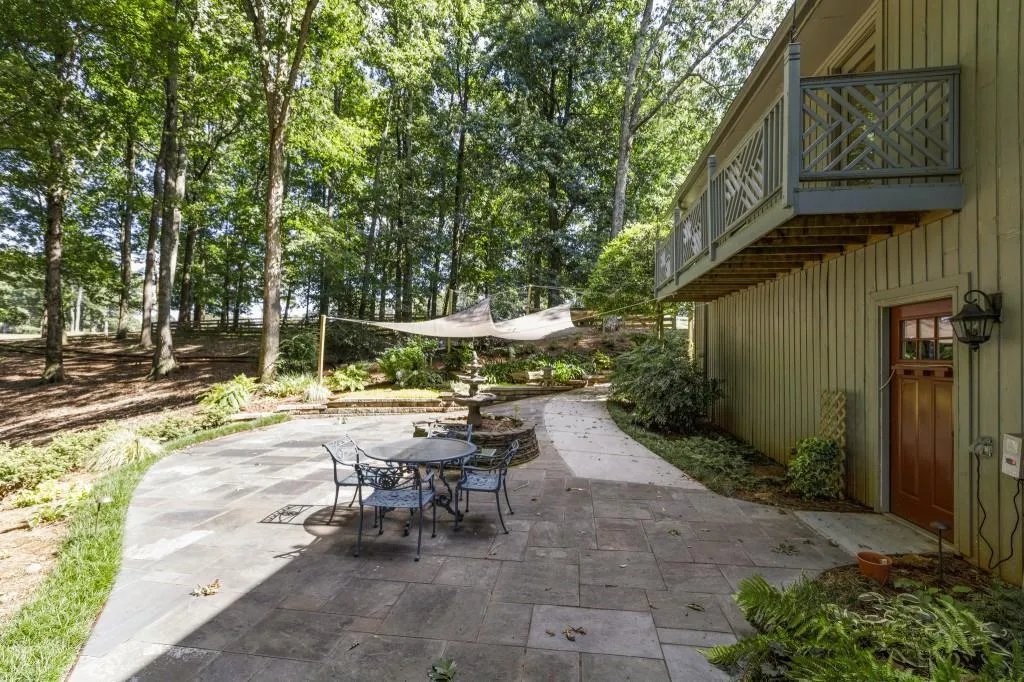 9510 Huntcliff Trace, Sandy Springs, Georgia 30350, 4 Bedrooms Bedrooms, ,4 BathroomsBathrooms,Residential,Sold,9510 Huntcliff Trace,6802003