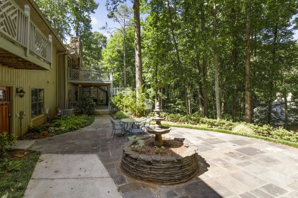 9510 Huntcliff Trace, Sandy Springs, Georgia 30350, 4 Bedrooms Bedrooms, ,4 BathroomsBathrooms,Residential,Sold,9510 Huntcliff Trace,6802003