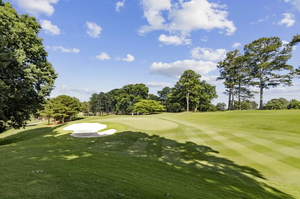 9510 Huntcliff Trace, Sandy Springs, Georgia 30350, 4 Bedrooms Bedrooms, ,4 BathroomsBathrooms,Residential,Sold,9510 Huntcliff Trace,6802003