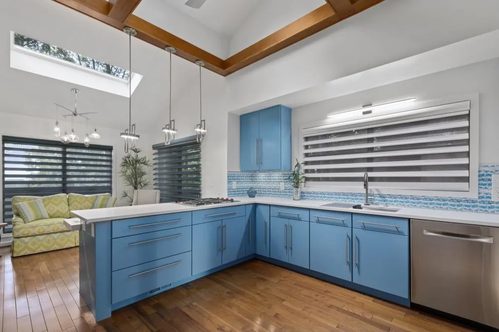 9510 Huntcliff Trace, Sandy Springs, Georgia 30350, 4 Bedrooms Bedrooms, ,4 BathroomsBathrooms,Residential,Sold,9510 Huntcliff Trace,6802003