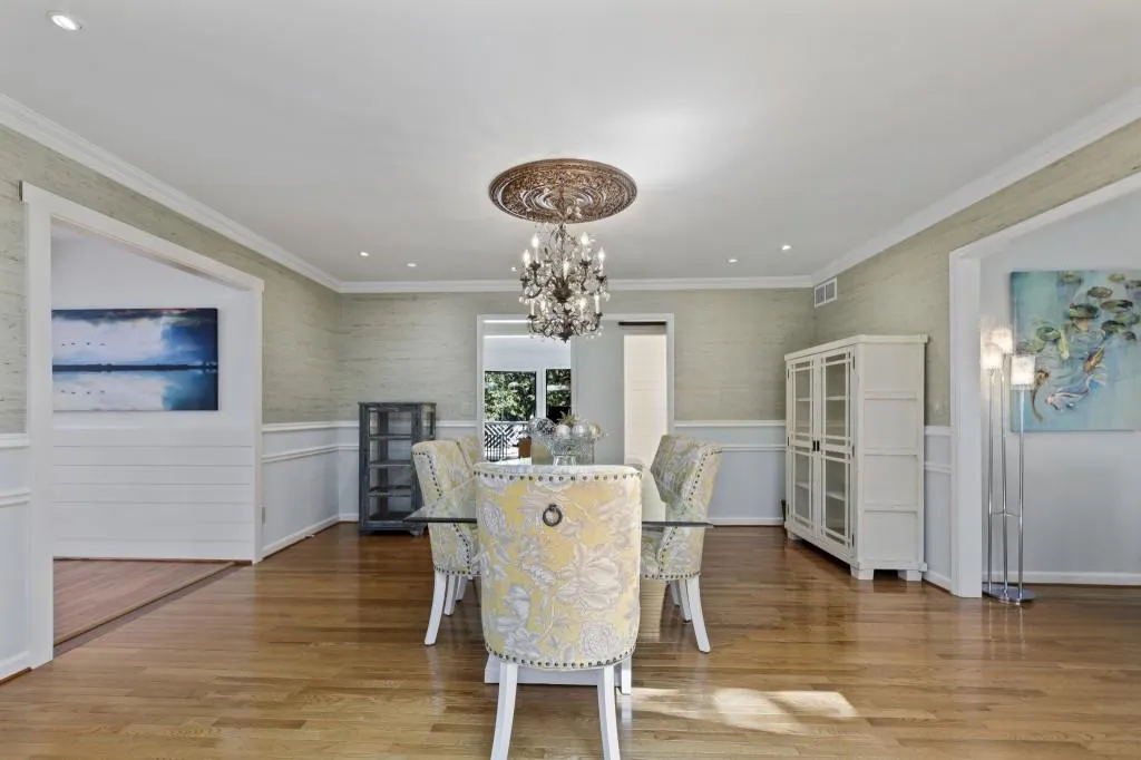 9510 Huntcliff Trace, Sandy Springs, Georgia 30350, 4 Bedrooms Bedrooms, ,4 BathroomsBathrooms,Residential,Sold,9510 Huntcliff Trace,6802003