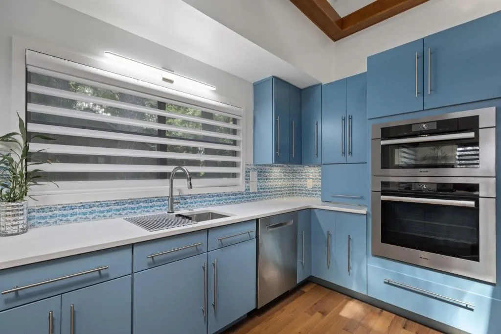 9510 Huntcliff Trace, Sandy Springs, Georgia 30350, 4 Bedrooms Bedrooms, ,4 BathroomsBathrooms,Residential,Sold,9510 Huntcliff Trace,6802003