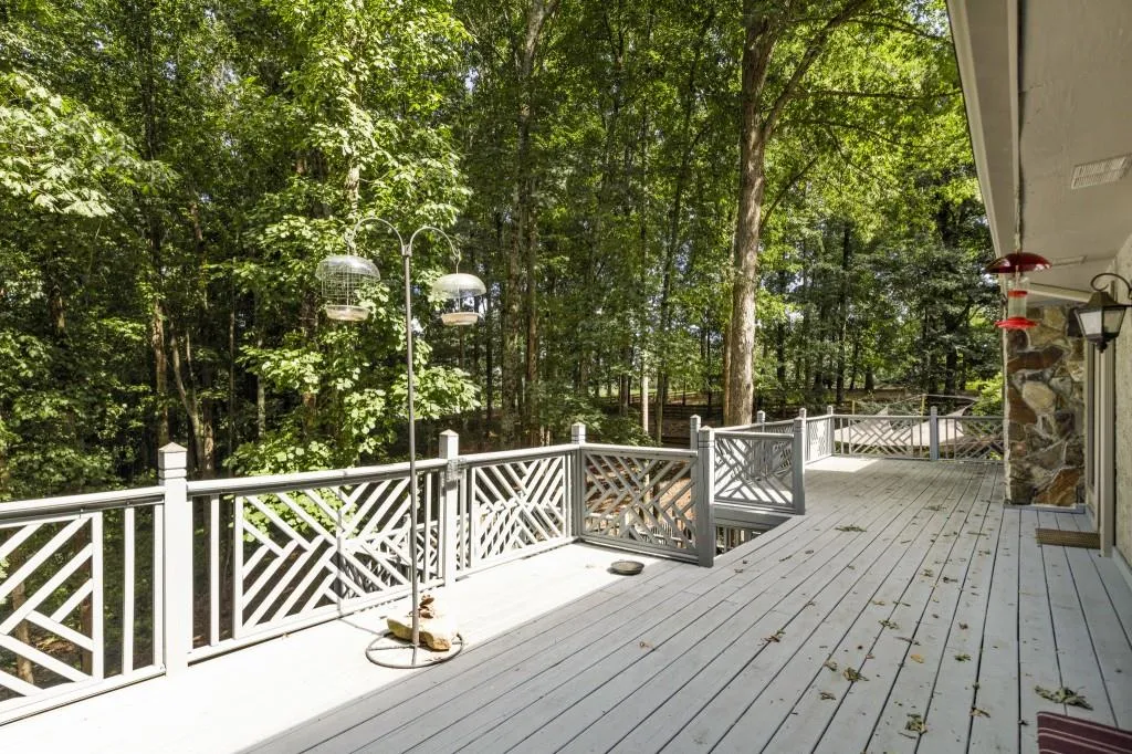 9510 Huntcliff Trace, Sandy Springs, Georgia 30350, 4 Bedrooms Bedrooms, ,4 BathroomsBathrooms,Residential,Sold,9510 Huntcliff Trace,6802003