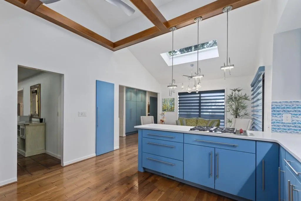 9510 Huntcliff Trace, Sandy Springs, Georgia 30350, 4 Bedrooms Bedrooms, ,4 BathroomsBathrooms,Residential,Sold,9510 Huntcliff Trace,6802003