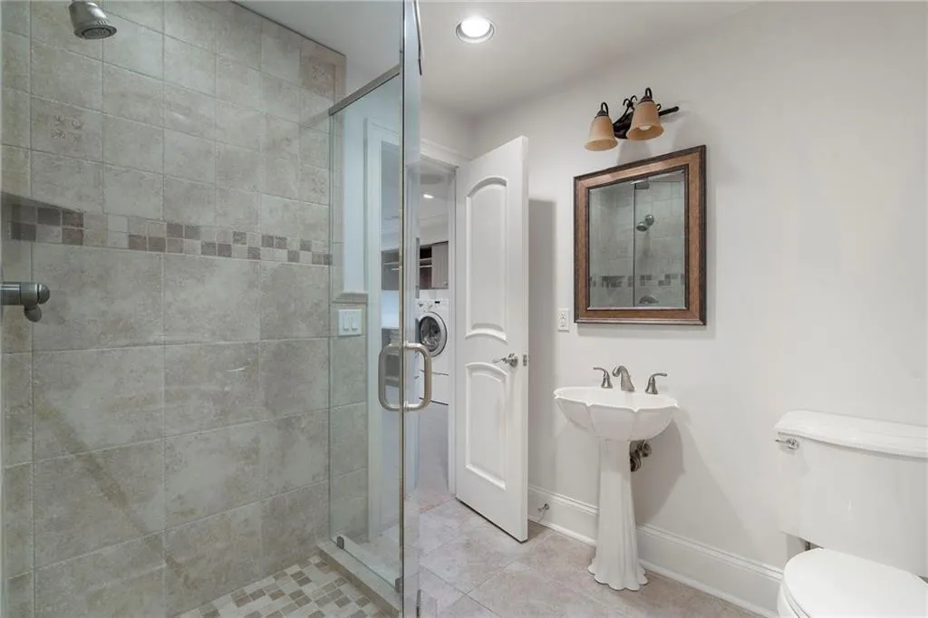 Terrace level bath
