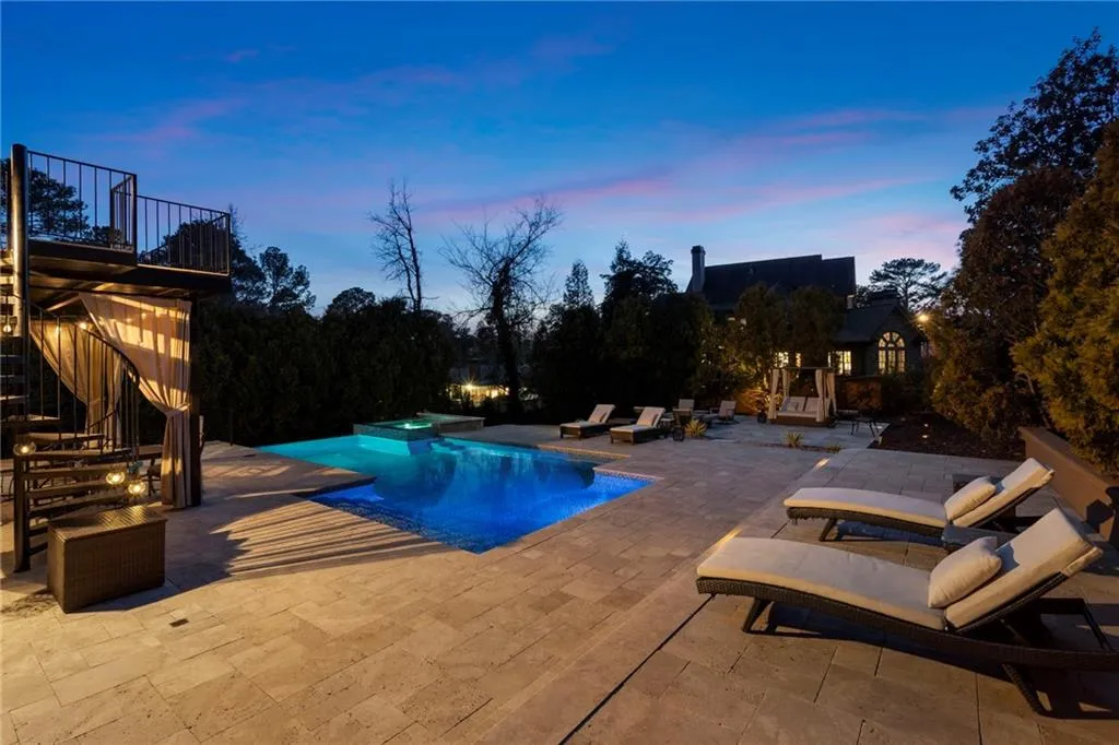 Pool house