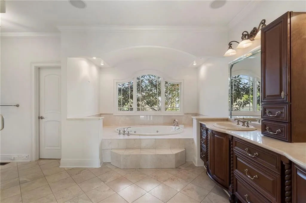 790 Glenairy Drive, Atlanta, Georgia 30328, 5 Bedrooms Bedrooms, ,6 BathroomsBathrooms,Residential,Sold,790 Glenairy Drive,7716846