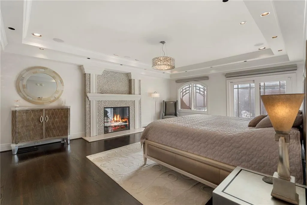 Primary suite on main.