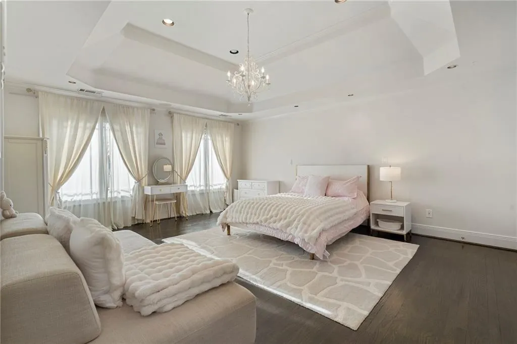 790 Glenairy Drive, Atlanta, Georgia 30328, 5 Bedrooms Bedrooms, ,6 BathroomsBathrooms,Residential,Sold,790 Glenairy Drive,7716846