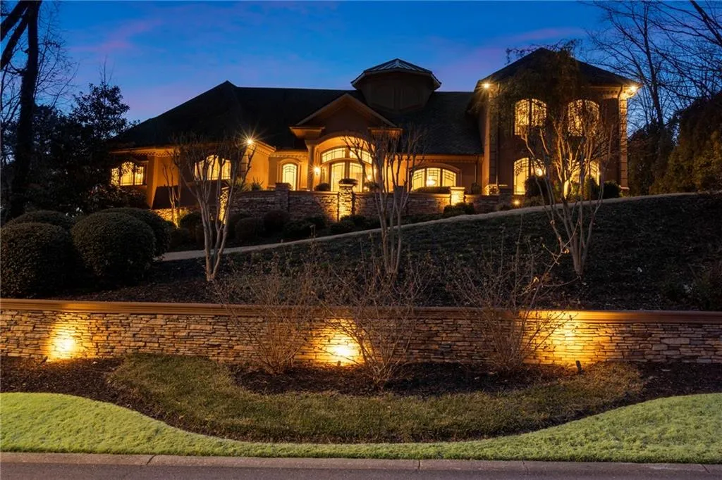 790 Glenairy Drive, Atlanta, Georgia 30328, 5 Bedrooms Bedrooms, ,6 BathroomsBathrooms,Residential,Sold,790 Glenairy Drive,7716846