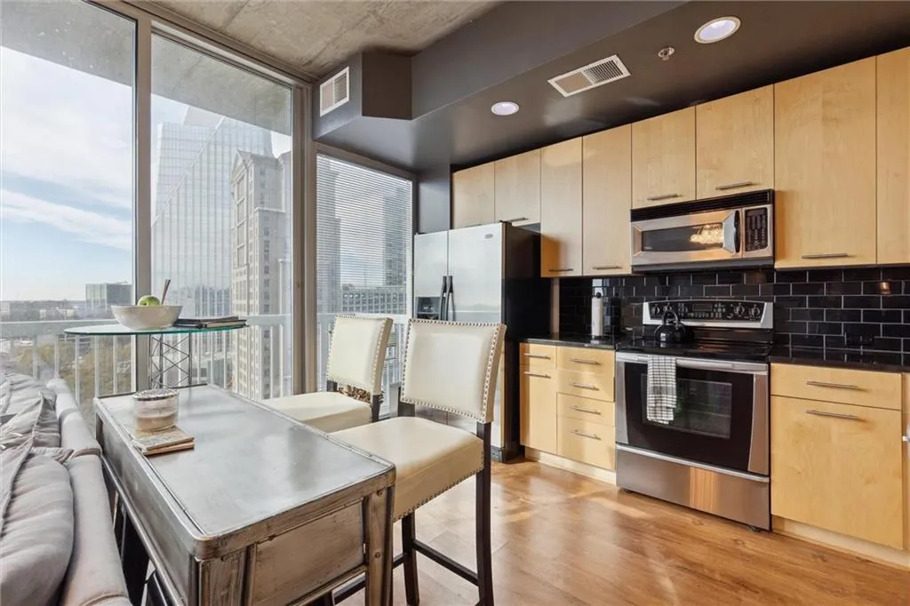 3324 Peachtree Road Ne Unit 1306, Atlanta, Georgia 30326, 1 Bedroom Bedrooms, 0 ,1 BathroomBathrooms,Residential,For Sale,3324 Peachtree Road Ne Unit 1306,7692547