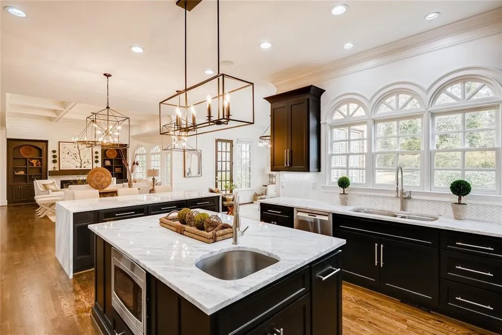 4731 Mystic Drive, Sandy Springs, Georgia 30342, 6 Bedrooms Bedrooms, ,6 BathroomsBathrooms,Residential,Sold,4731 Mystic Drive,6658978