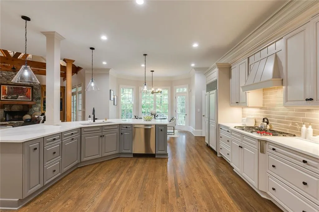 314 Caruso Court, Sandy Springs, Georgia 30350, 6 Bedrooms Bedrooms, ,5 BathroomsBathrooms,Residential,Sold,314 Caruso Court,7586219