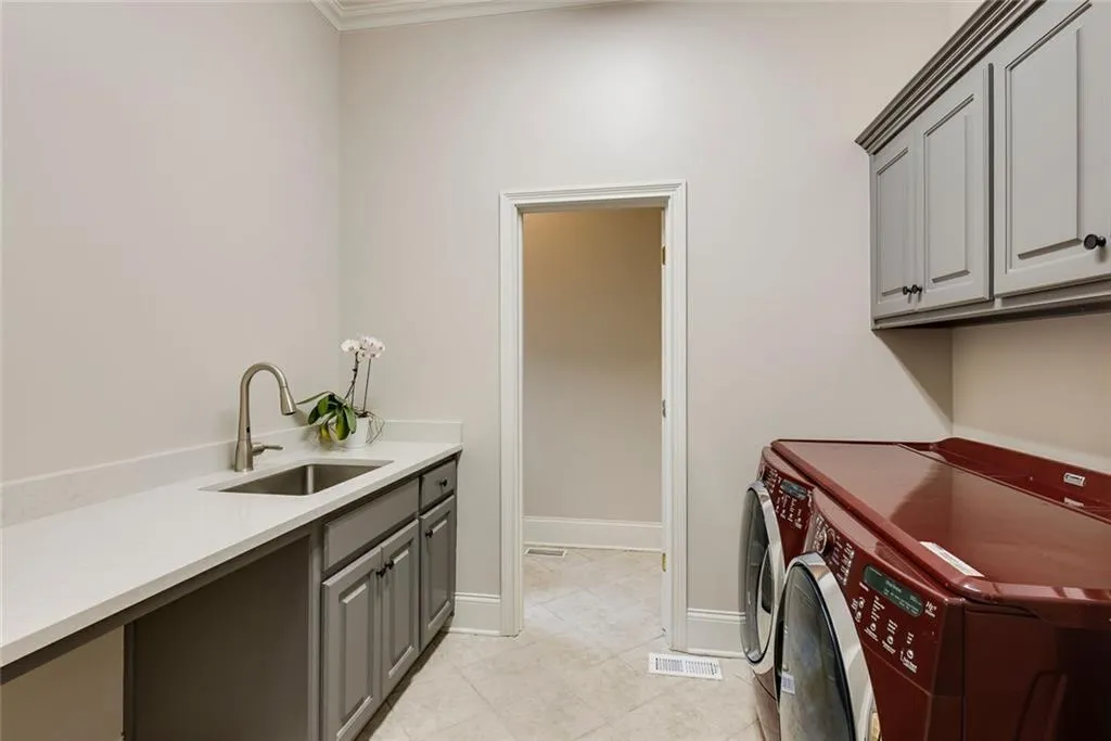 314 Caruso Court, Sandy Springs, Georgia 30350, 6 Bedrooms Bedrooms, ,5 BathroomsBathrooms,Residential,Sold,314 Caruso Court,7586219