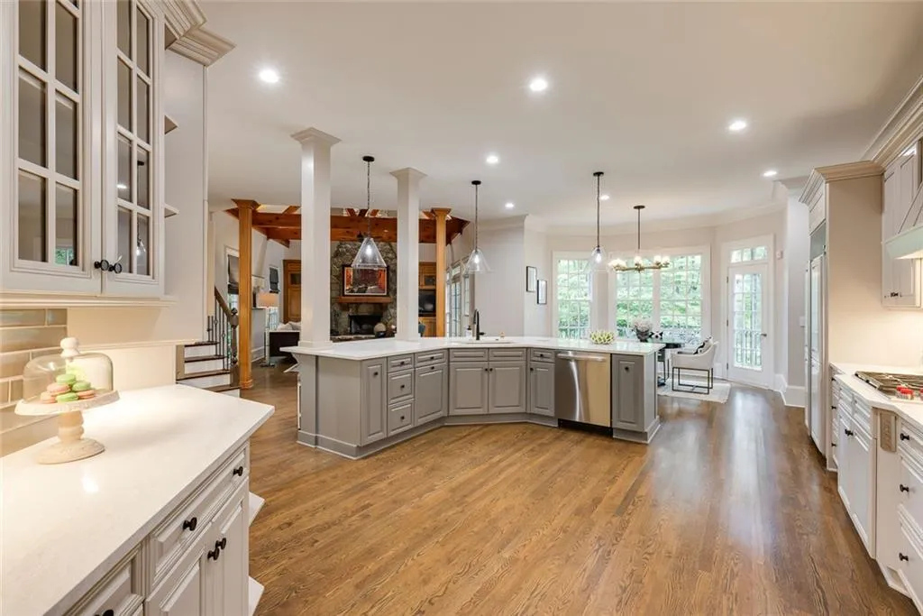 314 Caruso Court, Sandy Springs, Georgia 30350, 6 Bedrooms Bedrooms, ,5 BathroomsBathrooms,Residential,Sold,314 Caruso Court,7586219