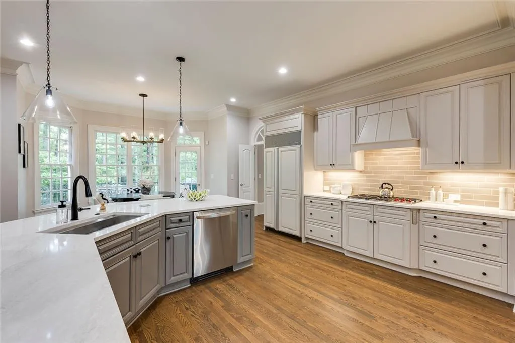 314 Caruso Court, Sandy Springs, Georgia 30350, 6 Bedrooms Bedrooms, ,5 BathroomsBathrooms,Residential,Sold,314 Caruso Court,7586219
