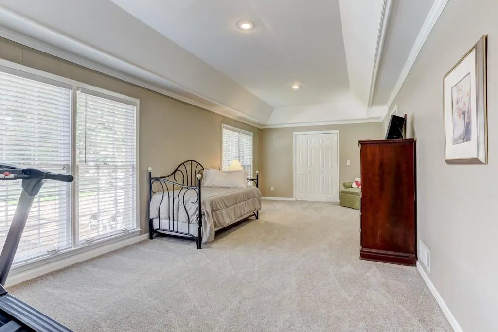 470 Colewood Way, Sandy Springs, Georgia 30328, 5 Bedrooms Bedrooms, ,3 BathroomsBathrooms,Residential,Sold,470 Colewood Way,6546620