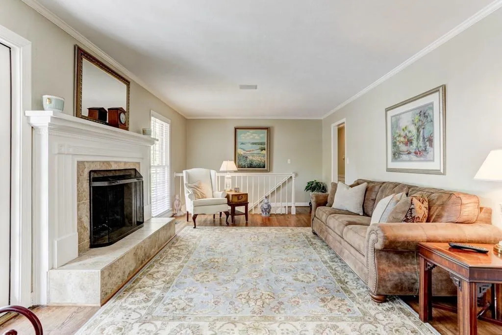 470 Colewood Way, Sandy Springs, Georgia 30328, 5 Bedrooms Bedrooms, ,3 BathroomsBathrooms,Residential,Sold,470 Colewood Way,6546620