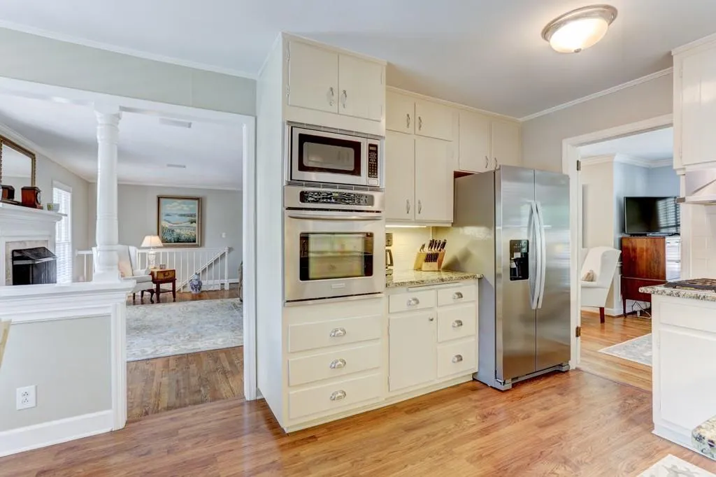 470 Colewood Way, Sandy Springs, Georgia 30328, 5 Bedrooms Bedrooms, ,3 BathroomsBathrooms,Residential,Sold,470 Colewood Way,6546620