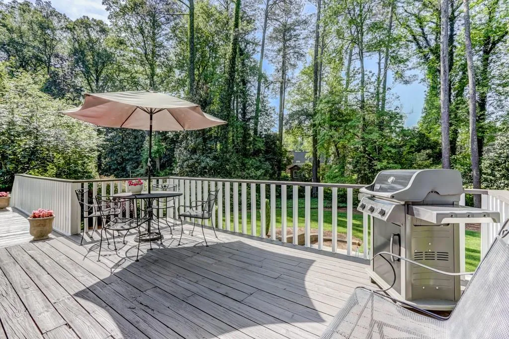470 Colewood Way, Sandy Springs, Georgia 30328, 5 Bedrooms Bedrooms, ,3 BathroomsBathrooms,Residential,Sold,470 Colewood Way,6546620
