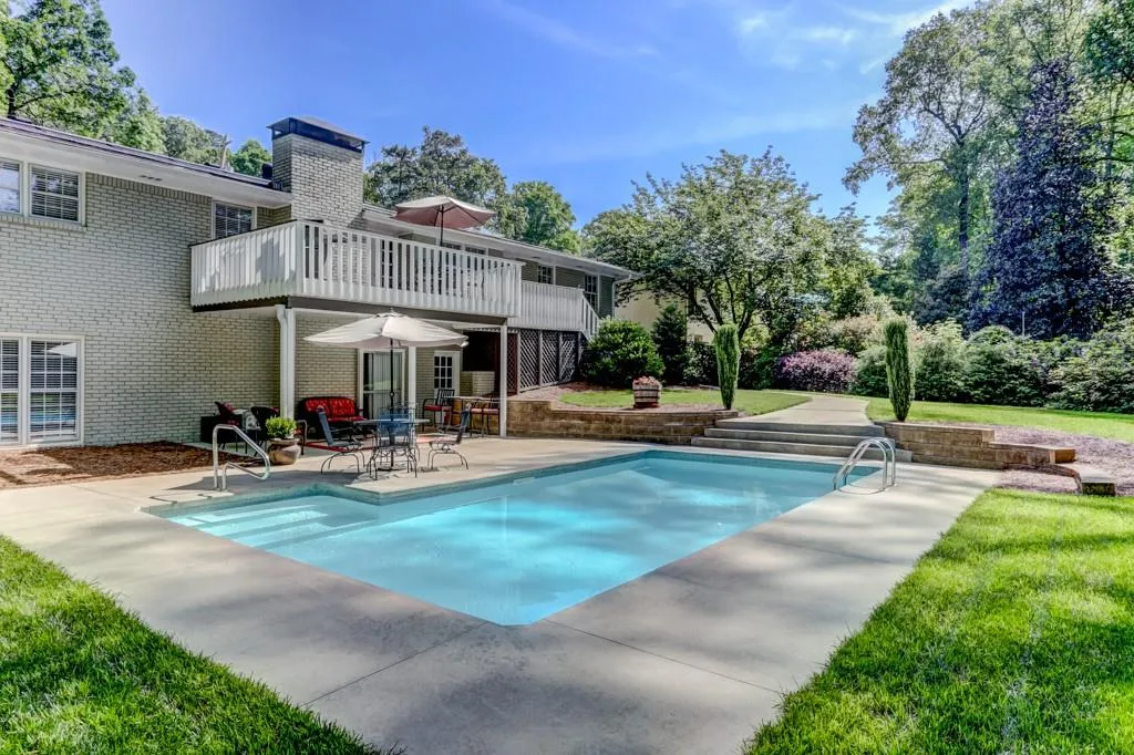 470 Colewood Way, Sandy Springs, Georgia 30328, 5 Bedrooms Bedrooms, ,3 BathroomsBathrooms,Residential,Sold,470 Colewood Way,6546620