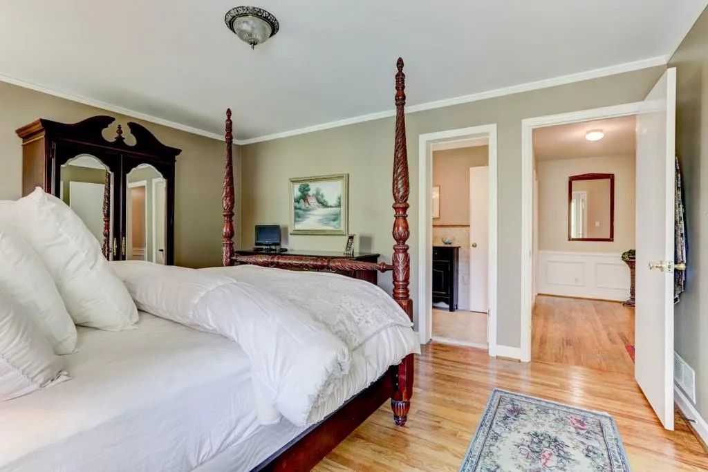470 Colewood Way, Sandy Springs, Georgia 30328, 5 Bedrooms Bedrooms, ,3 BathroomsBathrooms,Residential,Sold,470 Colewood Way,6546620
