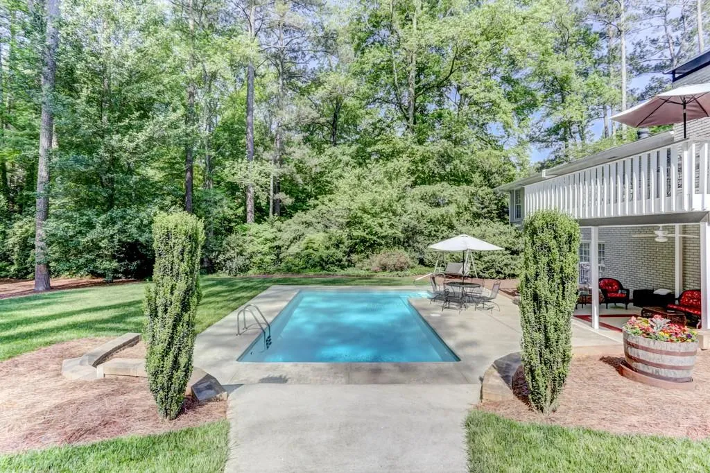 470 Colewood Way, Sandy Springs, Georgia 30328, 5 Bedrooms Bedrooms, ,3 BathroomsBathrooms,Residential,Sold,470 Colewood Way,6546620