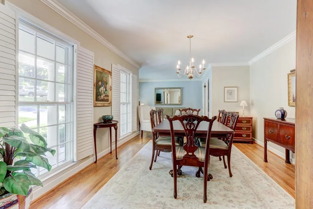 470 Colewood Way, Sandy Springs, Georgia 30328, 5 Bedrooms Bedrooms, ,3 BathroomsBathrooms,Residential,Sold,470 Colewood Way,6546620