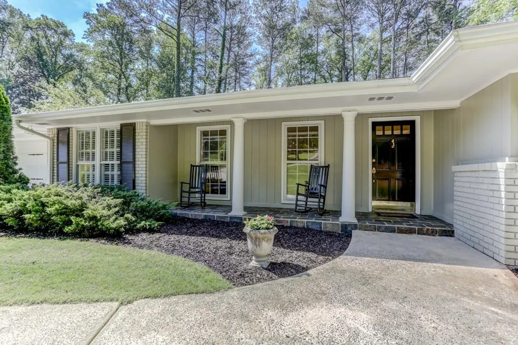470 Colewood Way, Sandy Springs, Georgia 30328, 5 Bedrooms Bedrooms, ,3 BathroomsBathrooms,Residential,Sold,470 Colewood Way,6546620