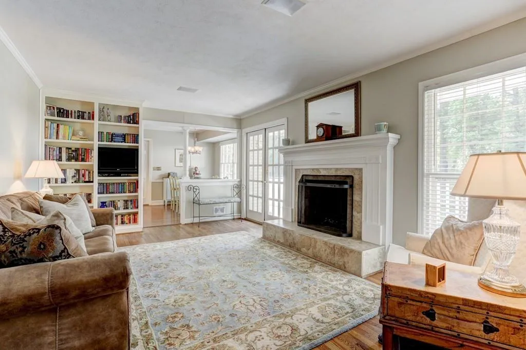 470 Colewood Way, Sandy Springs, Georgia 30328, 5 Bedrooms Bedrooms, ,3 BathroomsBathrooms,Residential,Sold,470 Colewood Way,6546620