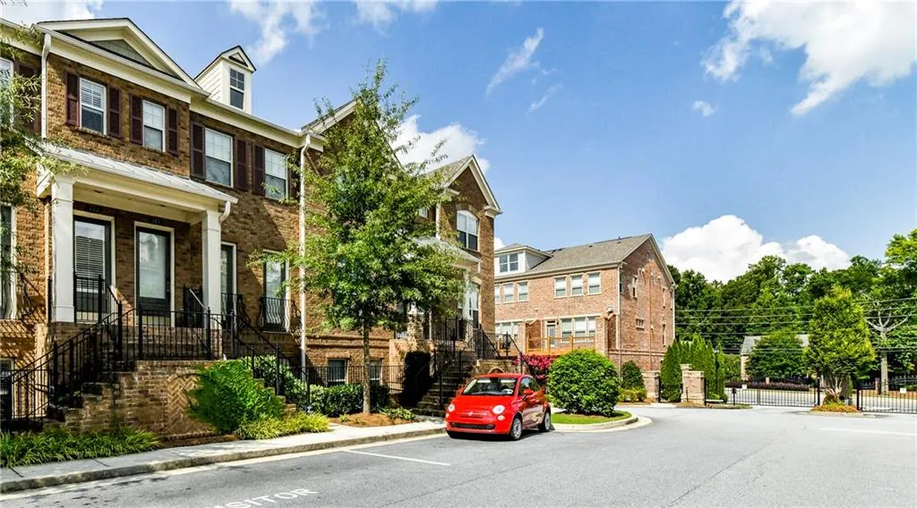 202 Alderwood Point, Atlanta, Georgia 30328, 3 Bedrooms Bedrooms, ,3 BathroomsBathrooms,Residential,Sold,202 Alderwood Point,6501656
