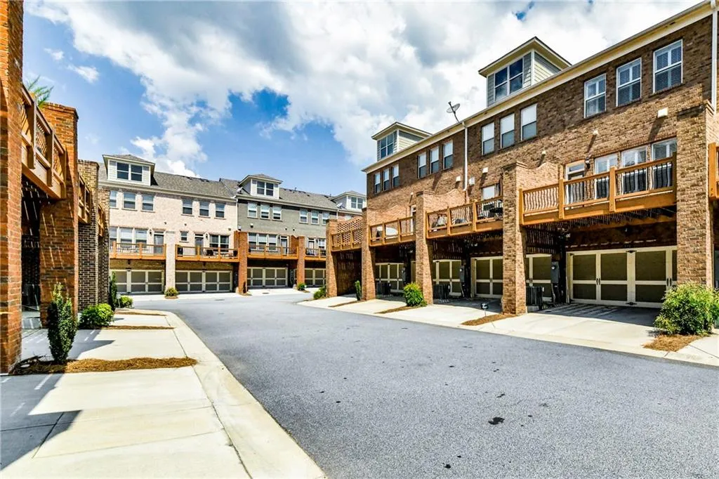 202 Alderwood Point, Atlanta, Georgia 30328, 3 Bedrooms Bedrooms, ,3 BathroomsBathrooms,Residential,Sold,202 Alderwood Point,6501656