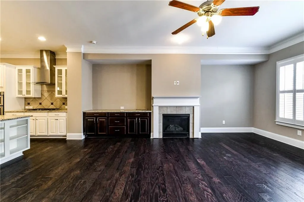 202 Alderwood Point, Atlanta, Georgia 30328, 3 Bedrooms Bedrooms, ,3 BathroomsBathrooms,Residential,Sold,202 Alderwood Point,6501656