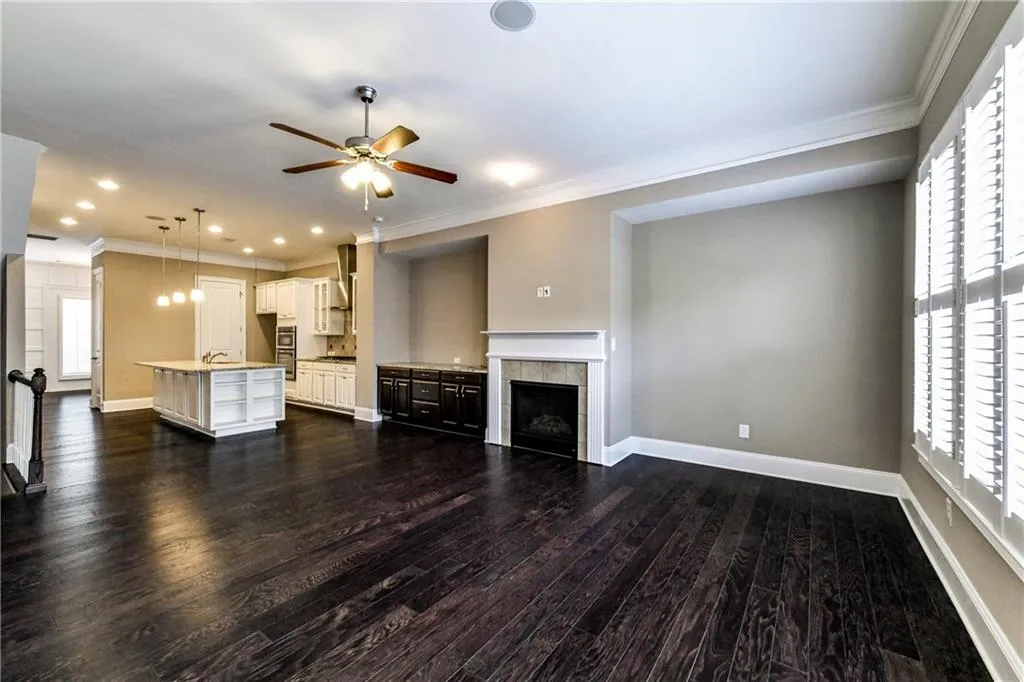 202 Alderwood Point, Atlanta, Georgia 30328, 3 Bedrooms Bedrooms, ,3 BathroomsBathrooms,Residential,Sold,202 Alderwood Point,6501656