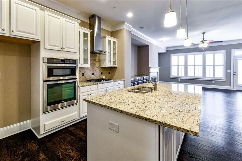 202 Alderwood Point, Atlanta, Georgia 30328, 3 Bedrooms Bedrooms, ,3 BathroomsBathrooms,Residential,Sold,202 Alderwood Point,6501656