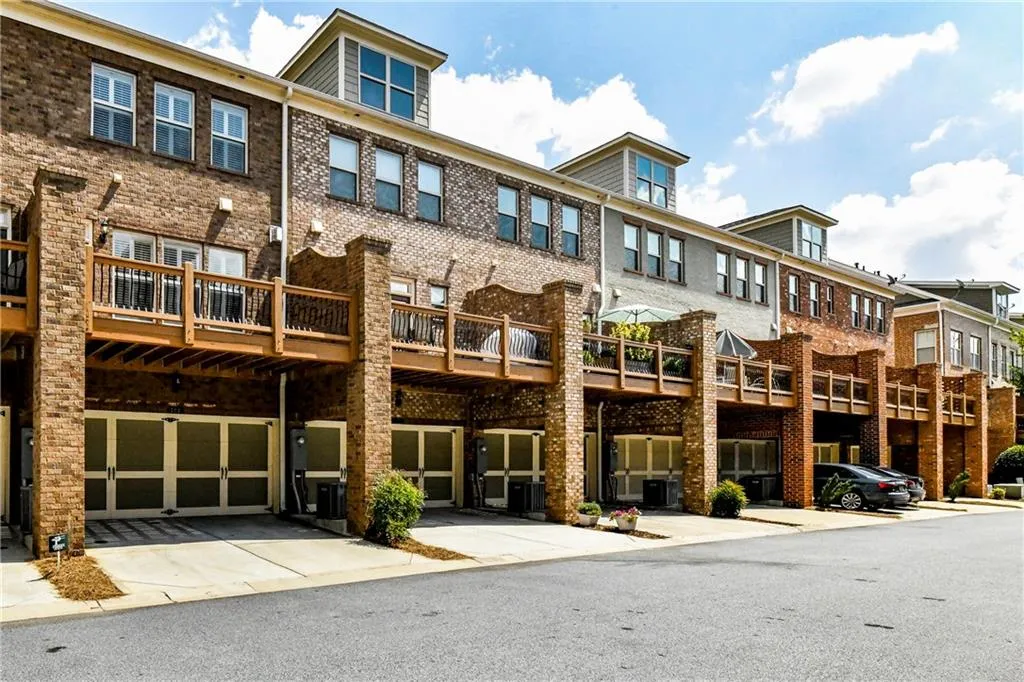 202 Alderwood Point, Atlanta, Georgia 30328, 3 Bedrooms Bedrooms, ,3 BathroomsBathrooms,Residential,Sold,202 Alderwood Point,6501656