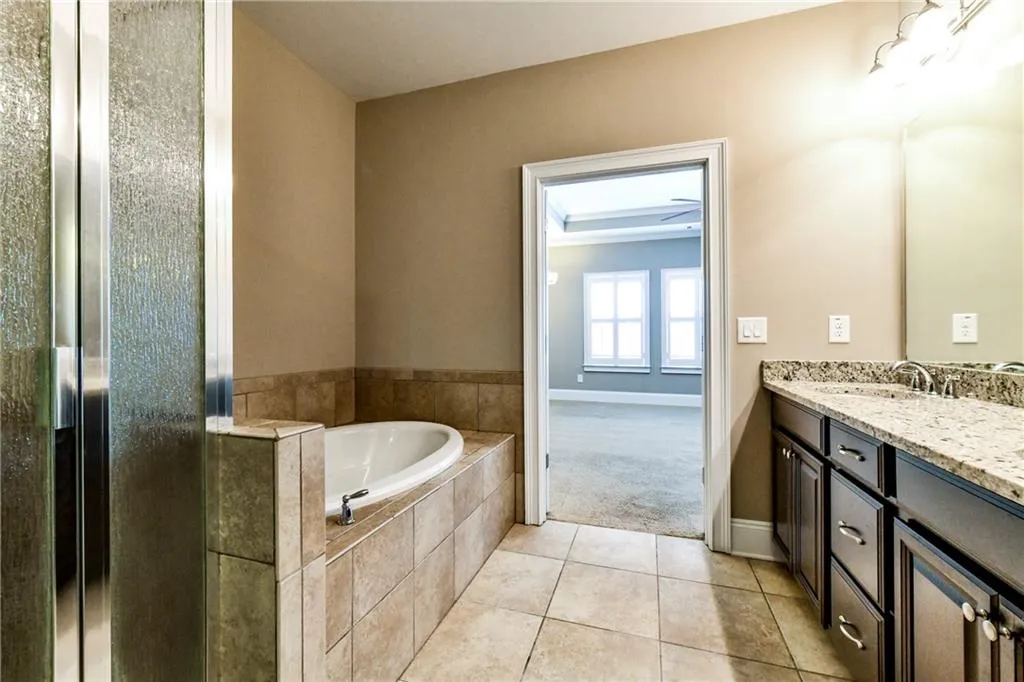 202 Alderwood Point, Atlanta, Georgia 30328, 3 Bedrooms Bedrooms, ,3 BathroomsBathrooms,Residential,Sold,202 Alderwood Point,6501656