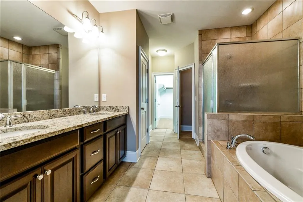 202 Alderwood Point, Atlanta, Georgia 30328, 3 Bedrooms Bedrooms, ,3 BathroomsBathrooms,Residential,Sold,202 Alderwood Point,6501656