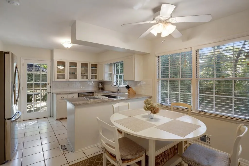565 Franklin Road, Atlanta, Georgia 30342, 4 Bedrooms Bedrooms, ,3 BathroomsBathrooms,Residential,Sold,565 Franklin Road,5758139