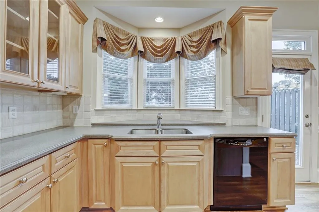 710 Glenferry Trail, Sandy Springs, Georgia 30328, 5 Bedrooms Bedrooms, ,5 BathroomsBathrooms,Residential,Sold,710 Glenferry Trail,5904770