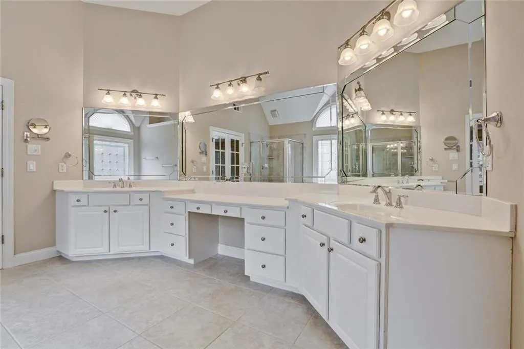 710 Glenferry Trail, Sandy Springs, Georgia 30328, 5 Bedrooms Bedrooms, ,5 BathroomsBathrooms,Residential,Sold,710 Glenferry Trail,5904770