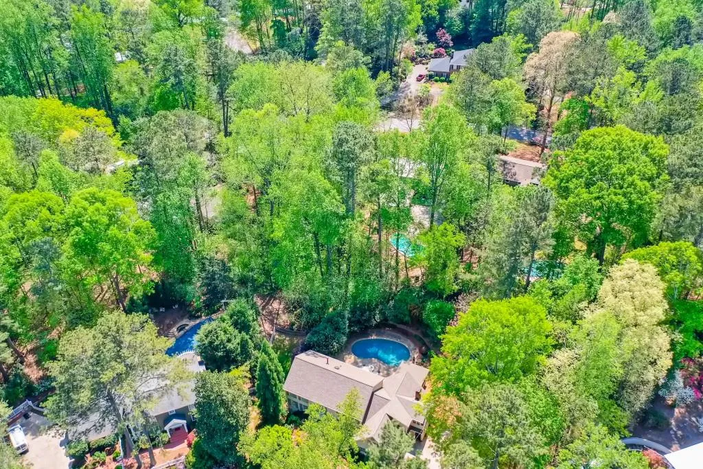 930 Edgewater Court, Sandy Springs, Georgia 30328, 5 Bedrooms Bedrooms, ,4 BathroomsBathrooms,Residential,Sold,930 Edgewater Court,6866838