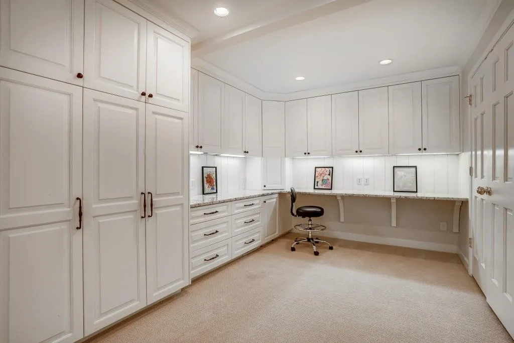 930 Edgewater Court, Sandy Springs, Georgia 30328, 5 Bedrooms Bedrooms, ,4 BathroomsBathrooms,Residential,Sold,930 Edgewater Court,6866838